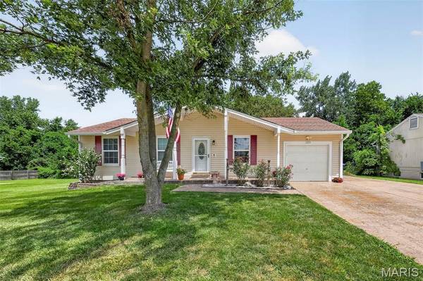 1329 Shallow Lake DR, O'fallon, MO 63366