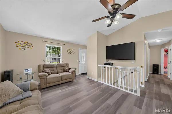 1329 Shallow Lake DR, O'fallon, MO 63366