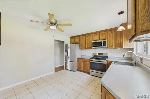 2395 Wedgwood DR, Florissant, MO 63033