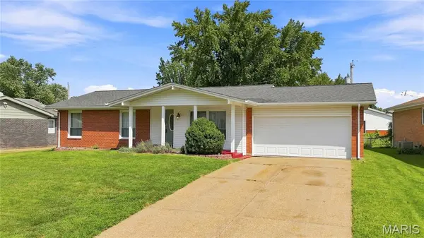 2395 Wedgwood DR, Florissant, MO 63033