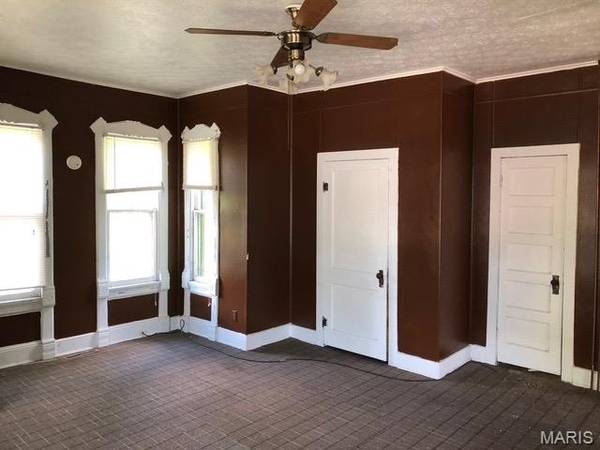 306 W Prairie ST, Jerseyville, IL 62052