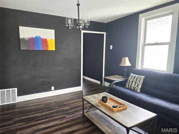3438 Watson RD, St Louis, MO 63139
