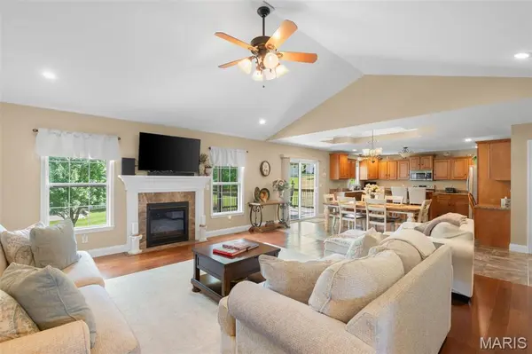 2362 Fire Crest CT, Washington, MO 63090