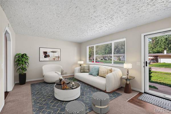 200 Falcon DR, Florissant, MO 63031