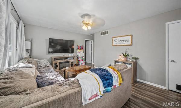 309 N Jackson ST, St James, MO 65559