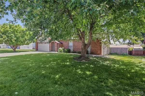 216 Botanical DR, Belleville, IL 62226