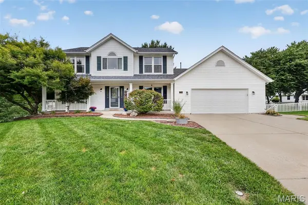 1704 Michaelwood CT, St Charles, MO 63303