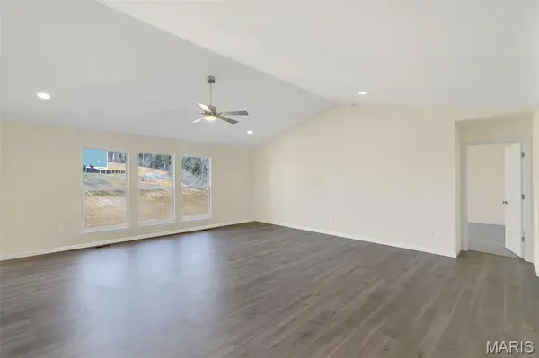 201 Century Farm DR, Union, MO 63084