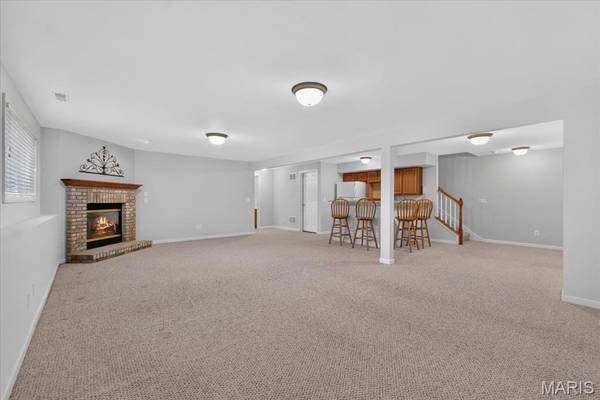 51 Huntgate DR #9A, St Peters, MO 63376
