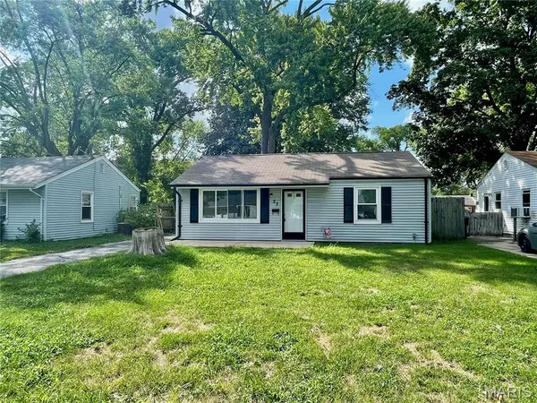 23 Mary Ann CT, Florissant, MO 63031