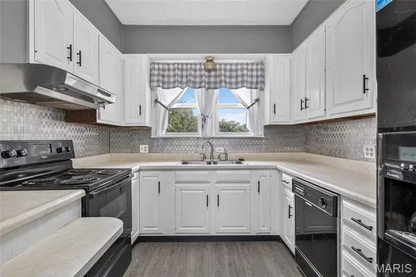 910 Camilla ST, Park Hills, MO 63601