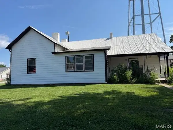 215 College ST, Pilot Grove, MO 65276