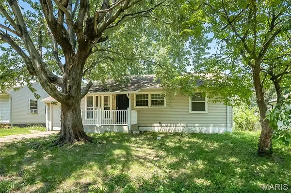 207 Midlothian RD, St Louis, MO 63137