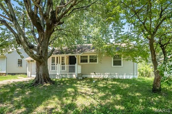 207 Midlothian RD, St Louis, MO 63137