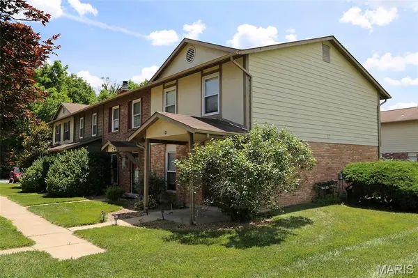 27 Park Charles BLVD #B, St Peters, MO 63376