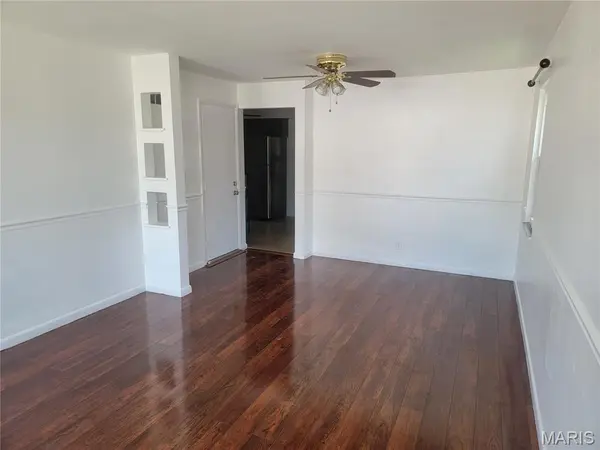 7448 Morganford RD, St Louis, MO 63116