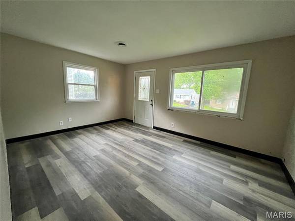 720 Beardsley CT, St Louis, MO 63135