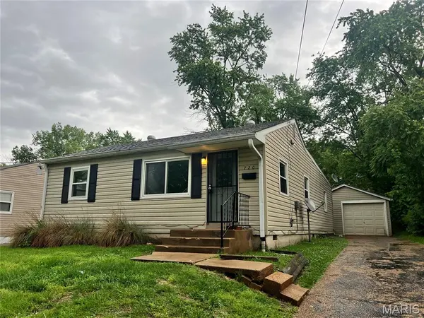 720 Beardsley CT, St Louis, MO 63135