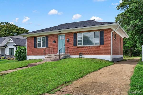 7917 Hicks AVE, St Louis, MO 63117