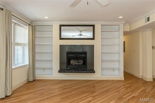 7564 Wydown BLVD #1B, St Louis, MO 63105