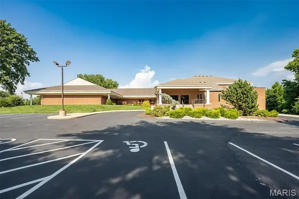 17550 Wildhorse Creek RD, Chesterfield, MO 63005