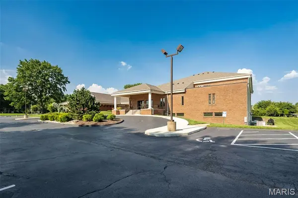 17550 Wildhorse Creek RD, Chesterfield, MO 63005