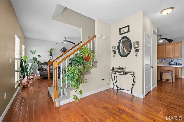 1 E Picketts XING, Edwardsville, IL 62025