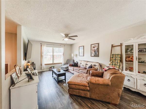 145 Lake Vista DR, Carlyle, IL 62231