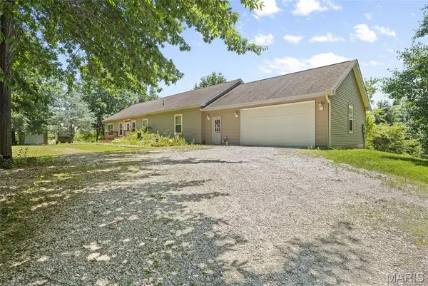 6844 QUERCUS GROVE RD, Edwardsville, IL 62025