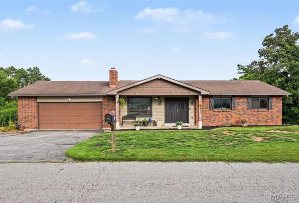 11 Windswept DR, Arnold, MO 63010