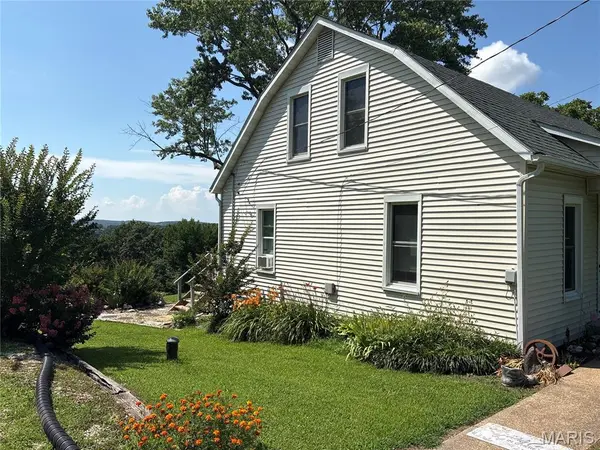 3749 Lahmeyer RD, Bland, MO 65014