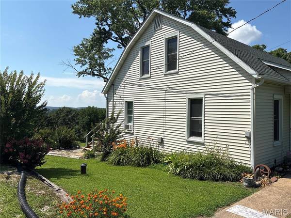 3749 Lahmeyer RD, Bland, MO 65014