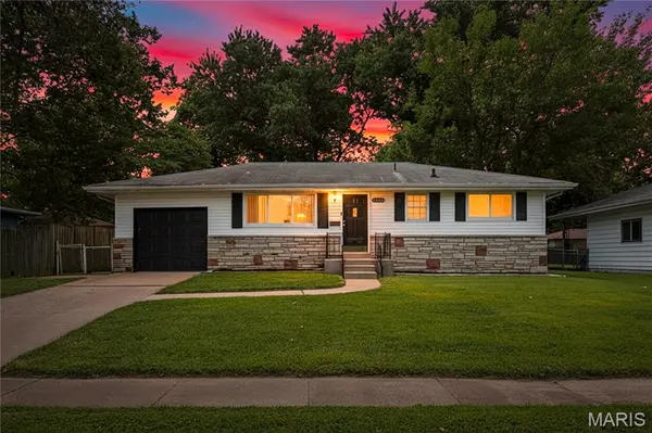 1695 Marshall CT, Florissant, MO 63031