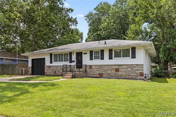 1695 Marshall CT, Florissant, MO 63031