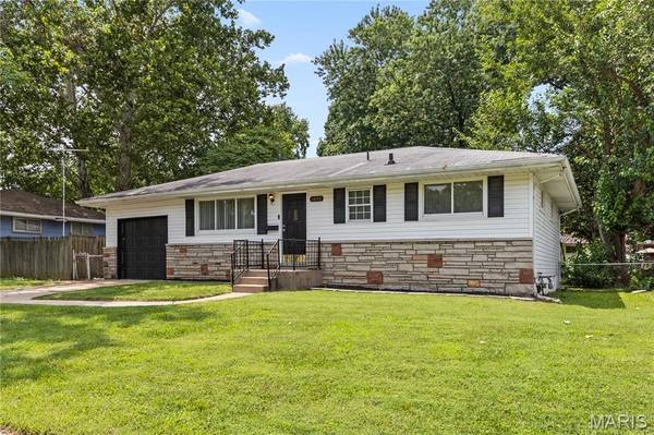 1695 Marshall CT, Florissant, MO 63031