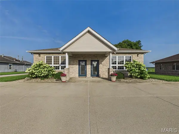 328 Bargraves BLVD, Troy, IL 62294