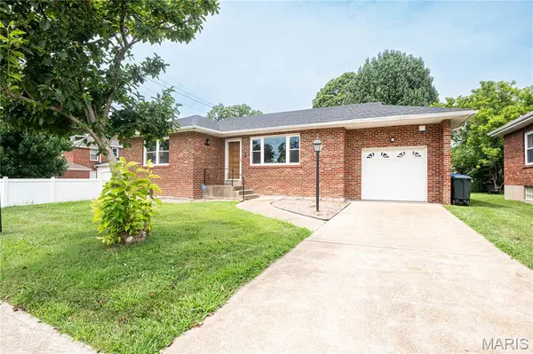 5479 Clifton AVE, St Louis, MO 63109