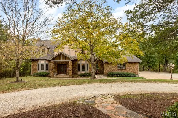 1075 Eureka RD, Eureka, MO 63025