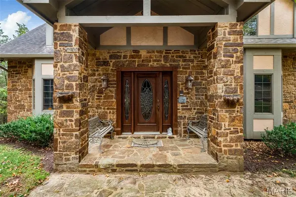 1075 Eureka RD, Eureka, MO 63025