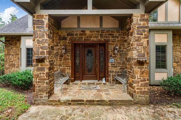 1075 Eureka RD, Eureka, MO 63025
