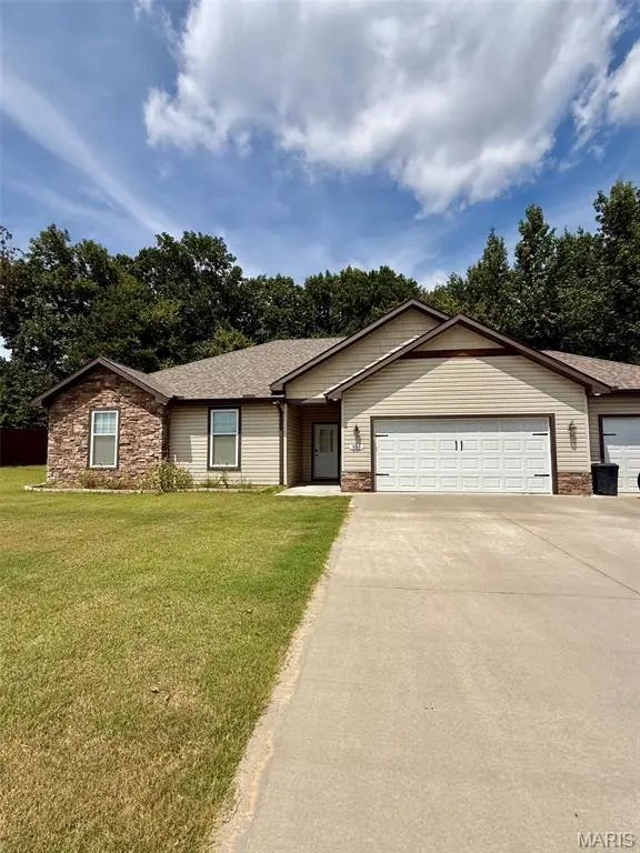 351 Wellington DR, Poplar Bluff, MO 63901