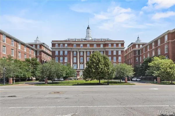 1515 Lafayette AVE #309, St Louis, MO 63104