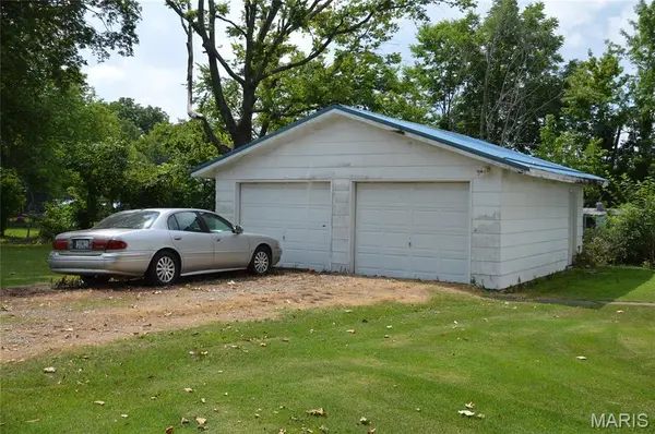 602 Moore ST, Farmington, MO 63640