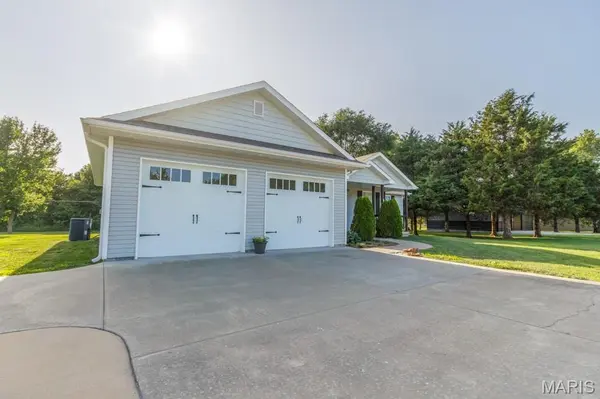 22955 PATTON LN, Lebanon, MO 65536