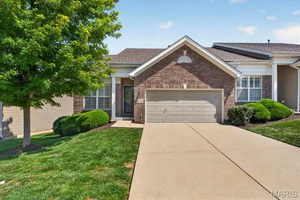 1731 Preston Centre DR, Fenton, MO 63026