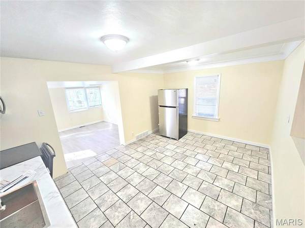 1372 Heydt AVE, St Louis, MO 63135