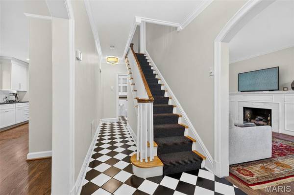 7466 Stratford AVE, St Louis, MO 63130