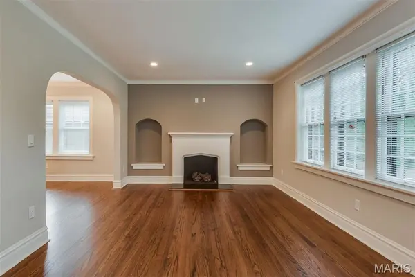 7552 Wydown BLVD #1E, Clayton, MO 63105