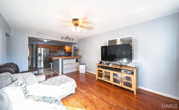 221 Watson RD, Sullivan, MO 63080