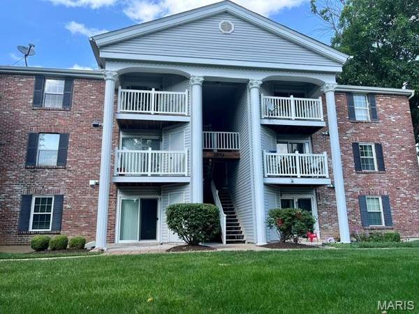 1942 Marine Terrace DR #F, St Louis, MO 63146